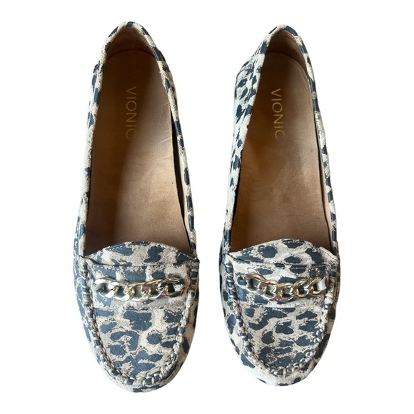 Vionic Women’s Mesa Animal Print Gold Chain Detail Slip On Loafers, 8 Wide - Picture 4 of 9